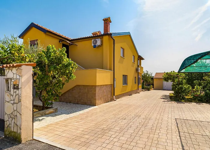 Leko By Interhome Apartman