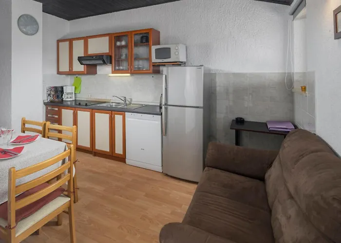 Leko By Interhome * Πόρετς