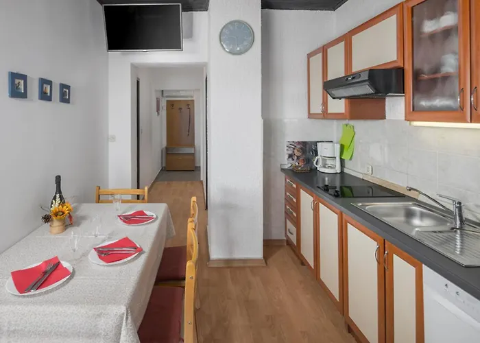 Leko By Interhome *