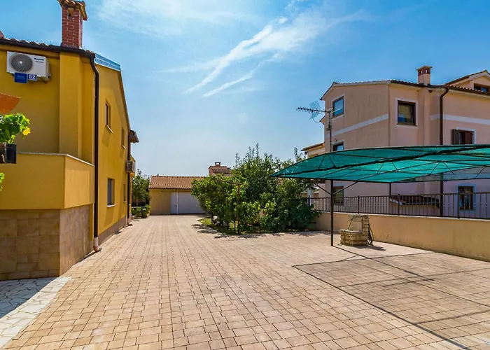 Leko By Interhome * Πόρετς